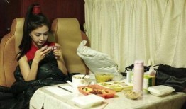 娱乐吃瓜酱吃饭视频在线观看,带你在线观看美食视频盛宴